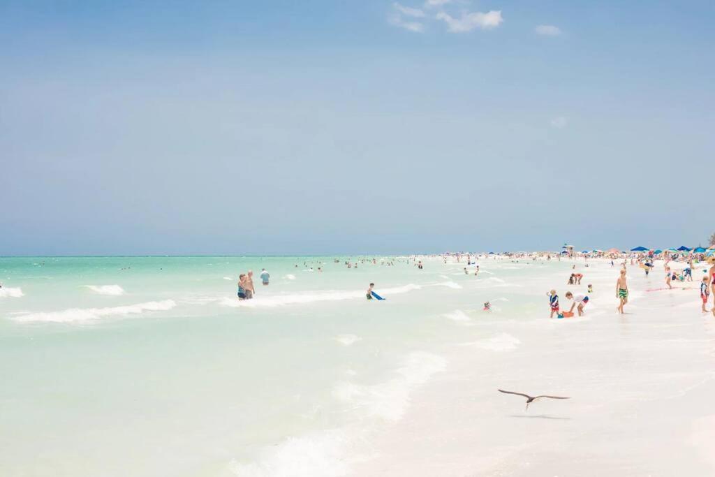 Lovely 1 Bedroom Unit Across From Lido Key Beach ساراسوتا المظهر الخارجي الصورة