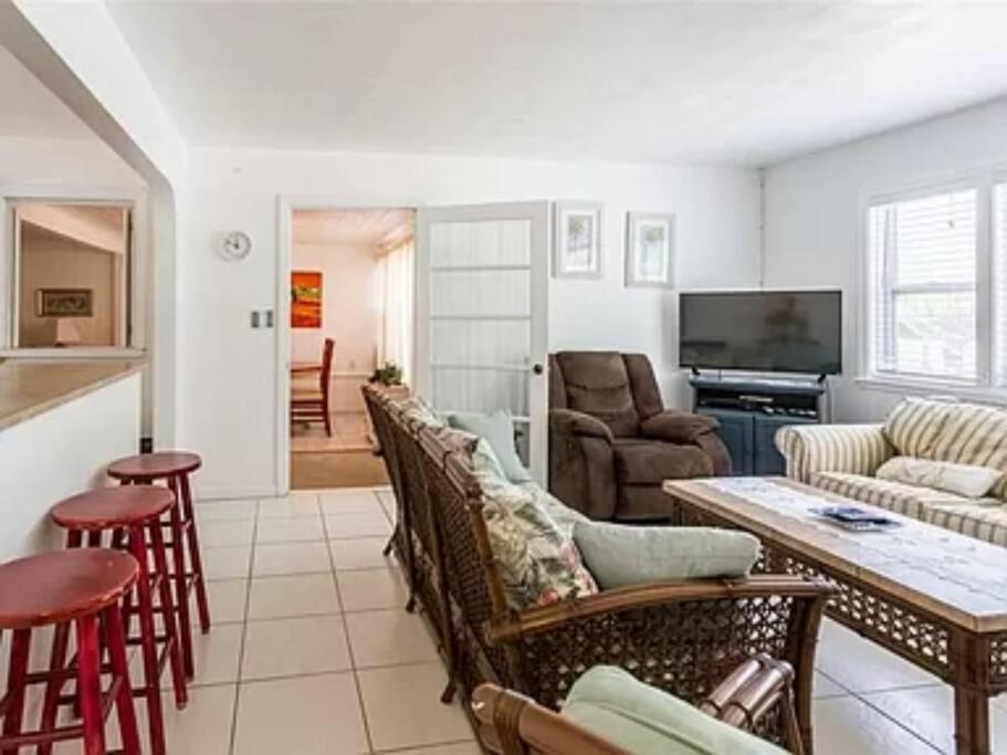 Lovely 1 Bedroom Unit Across From Lido Key Beach ساراسوتا المظهر الخارجي الصورة